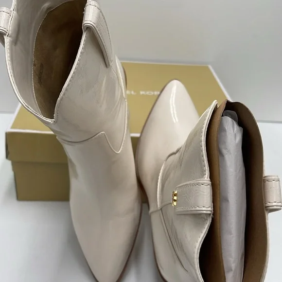 Michael Kors WAVERLY HEELED BOOTIE FAUX LEATHER
49F4WVME6L
LT CREAM - Picture 12 of 16